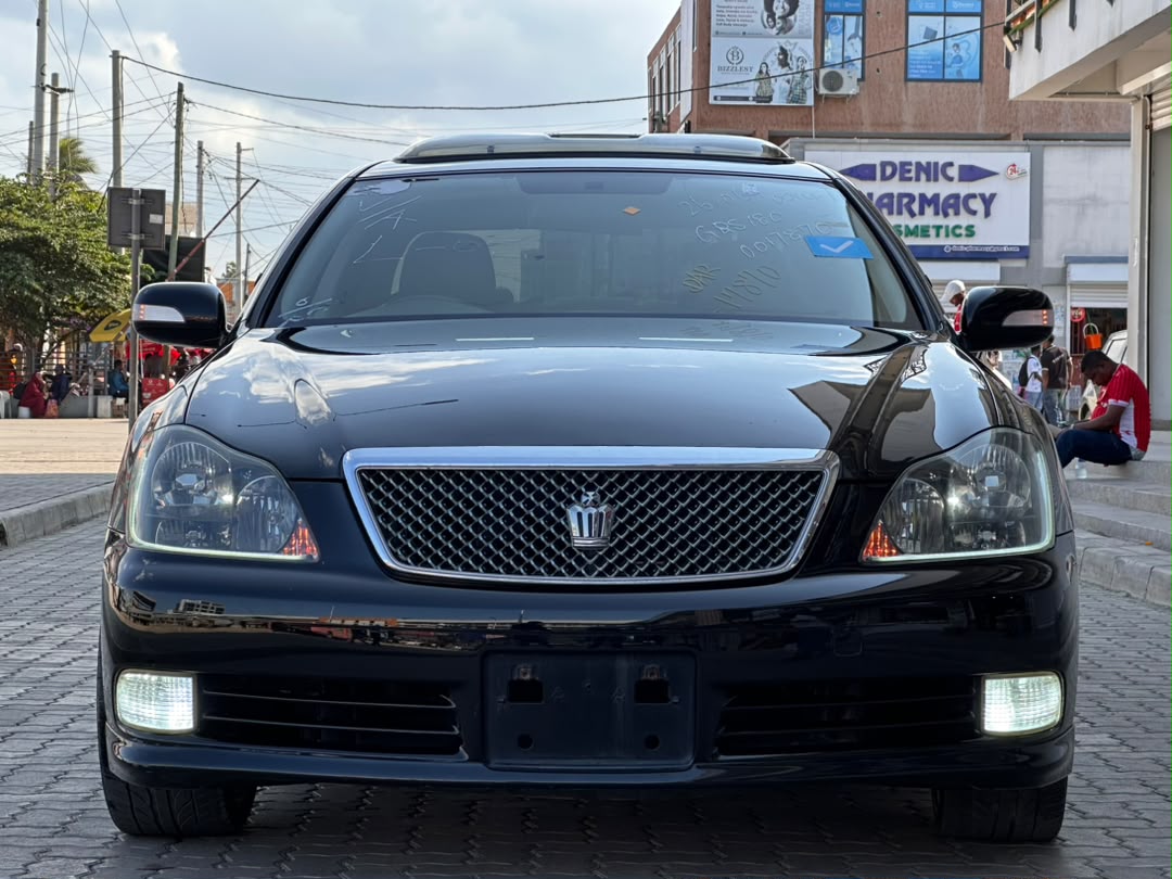Toyota Crown Athletes